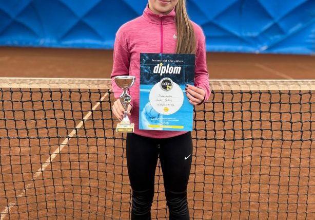 Anička Štrofová ovládla čtyřhru a ve dvouhře skončila na 3. místě