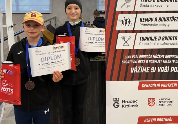 Dáda Řeháková s Evčou Záhoříkovou 3. místo ve čtyřhře na obl. přeborech